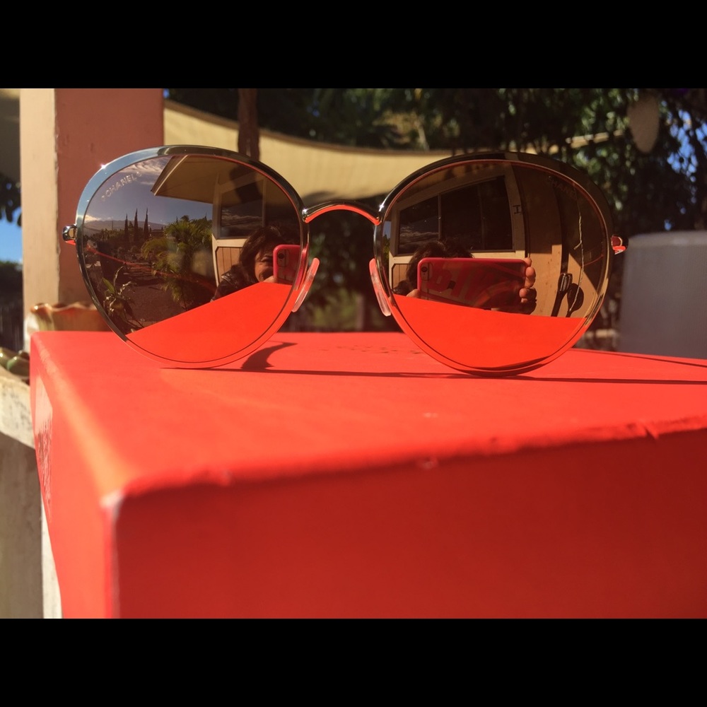 Chanel sunglasses 🕶 18 k gold lenses - Picture 7 of 8